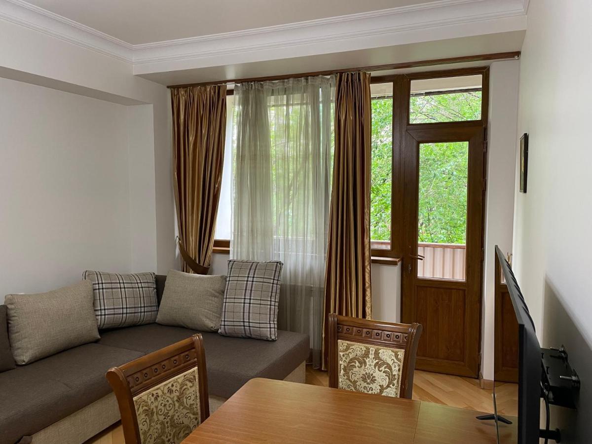 Apartment In City Center Ереван Екстериор снимка