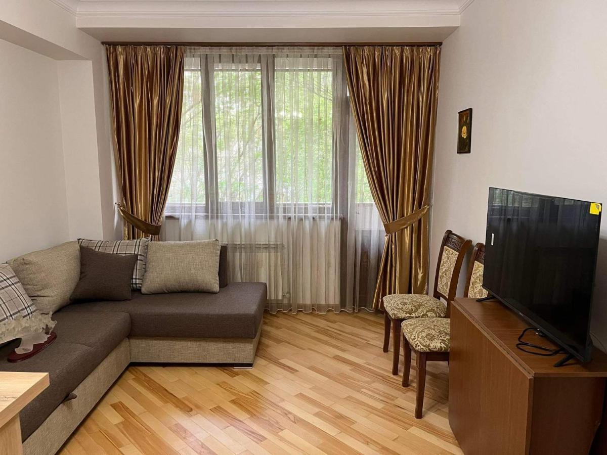 Apartment In City Center Ереван Екстериор снимка