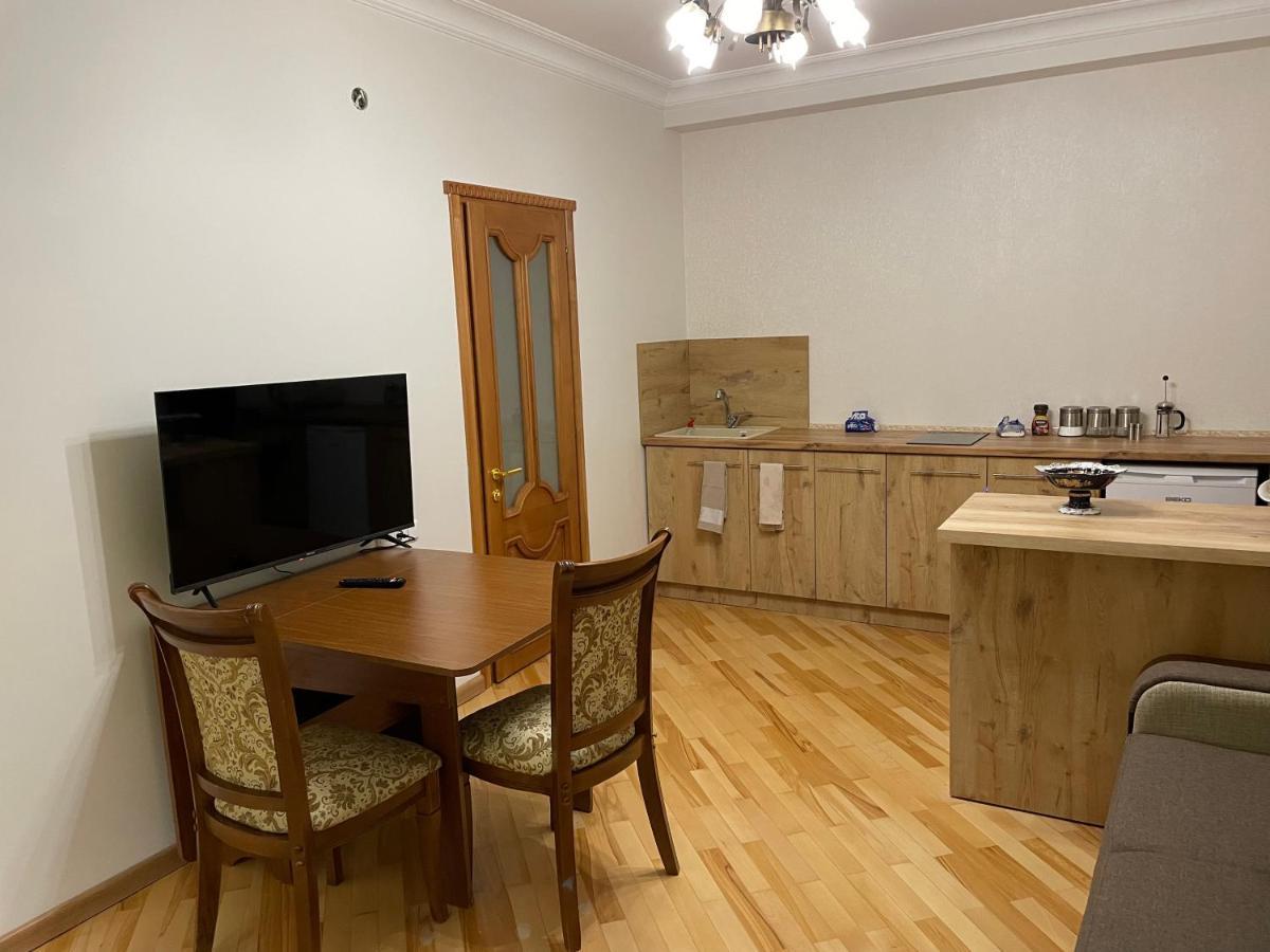 Apartment In City Center Ереван Екстериор снимка